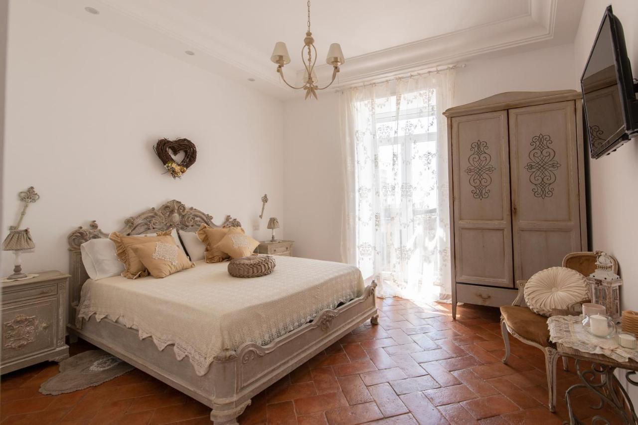 B&B Dimora Mazzarino เนเปิลส์ ภายนอก รูปภาพ